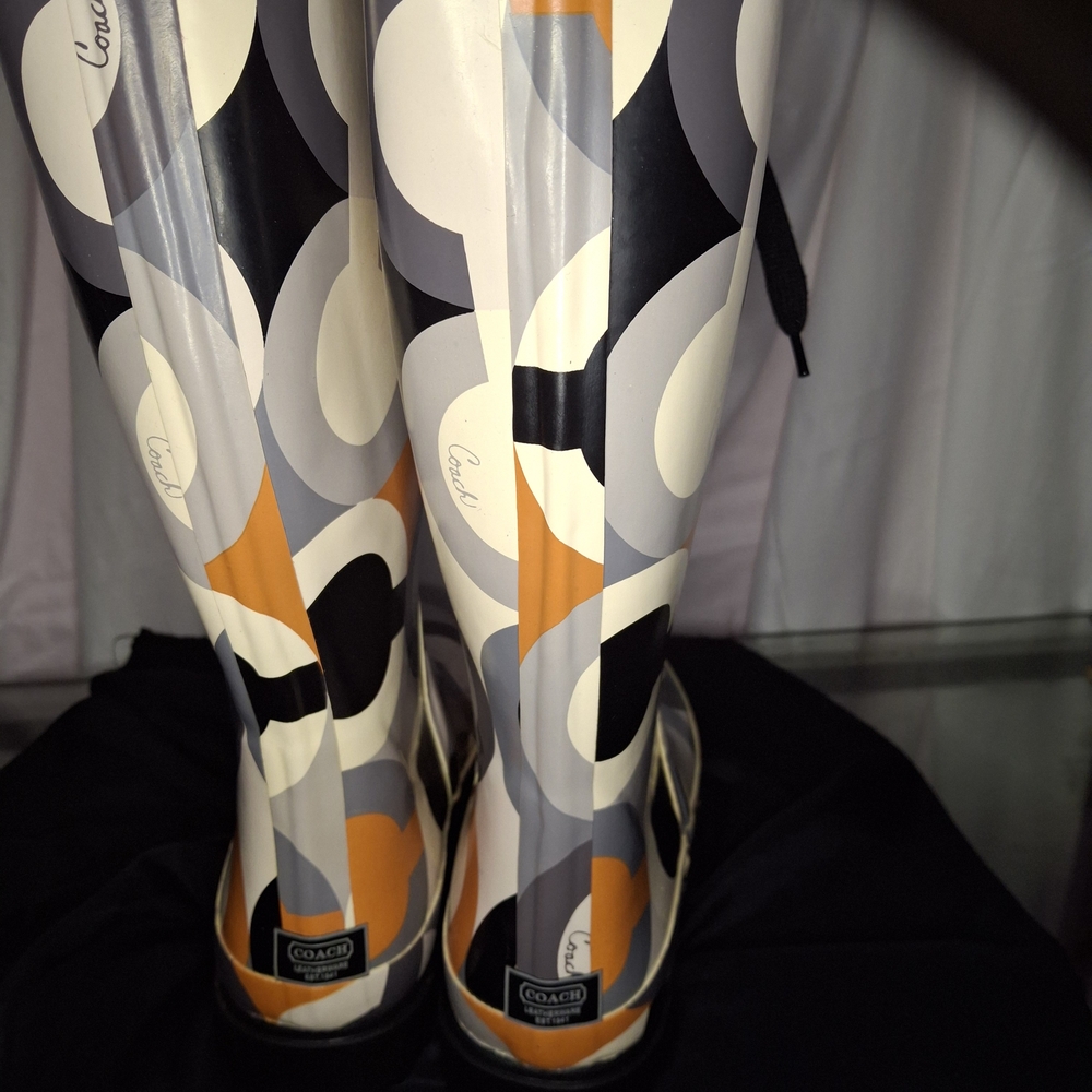 Chic Women's Patterned Rain Boots - image 2